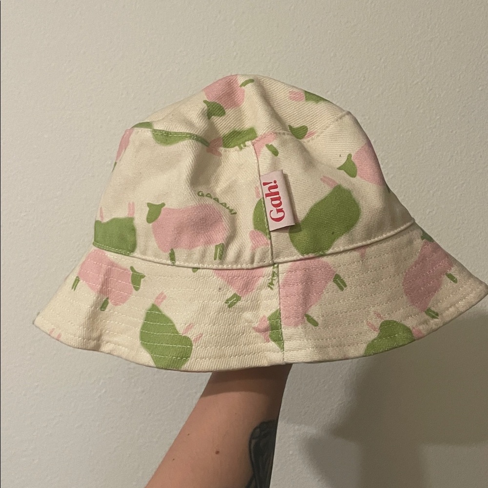 Lisa Says Gah Cream Hat with Pink and Green Sheep